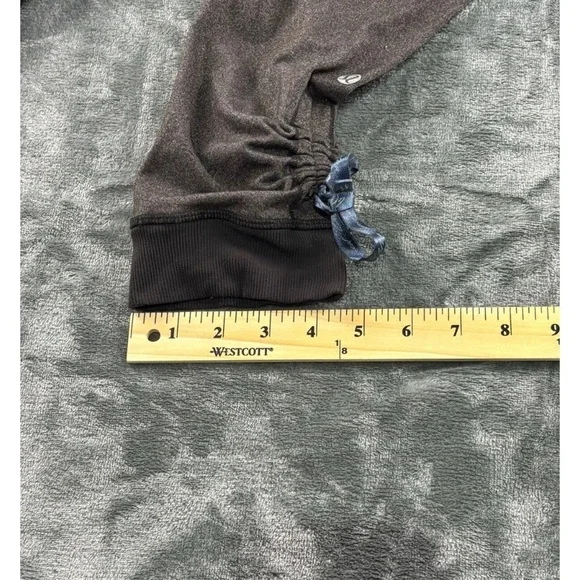 Lululemon Salutation Side Tie Crops Gray Black Women’s 6 Athleisure Yoga - Picture 8 of 9